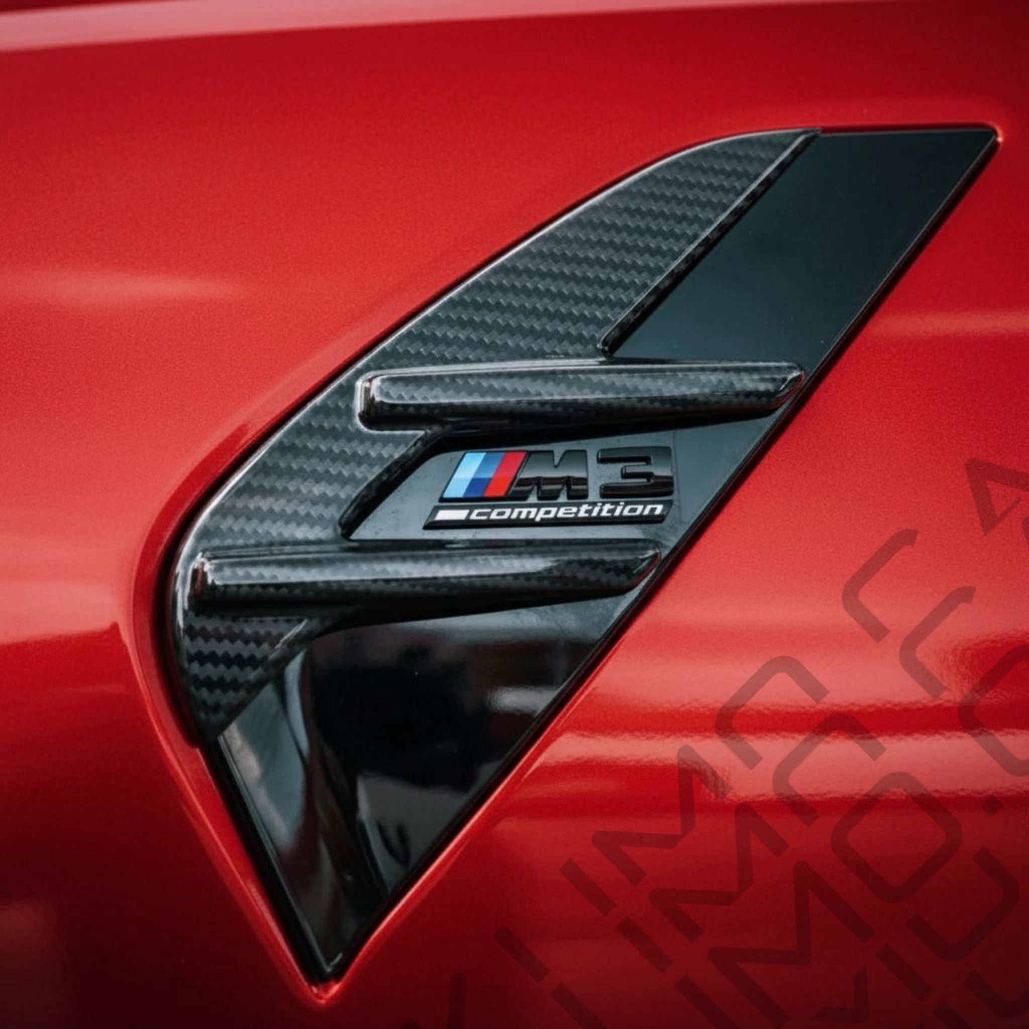 BMW_M3_G80G81_-_Carbon_side_frender_trim.jpg